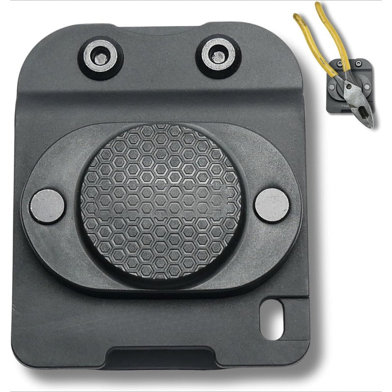Magnetic Belt Clip (all black) - front